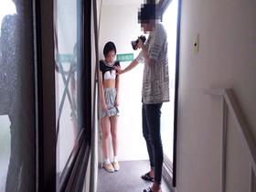 【小さな女の子２体にイタズラ】無邪気な笑顔が曇り不安な顔で警戒する姿に興奮が抑えきれず未熟ワレメに大人の勃起チ●ポを埋め込んでしまいました…　サンプル画像05